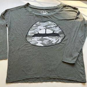 Chaser Tops womens Small Gray Long Sleeves Graphic Shirt